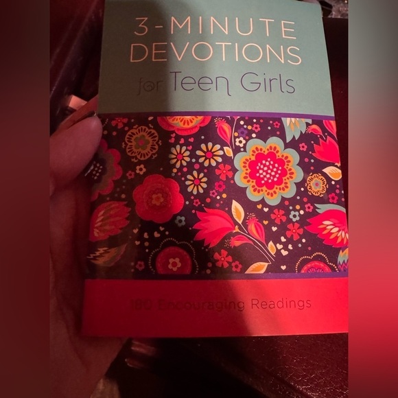 Barbour Other - 3-Minute Devotions Ser.: 3-Minute Devotions for Teen Girls : 180 Encouraging...